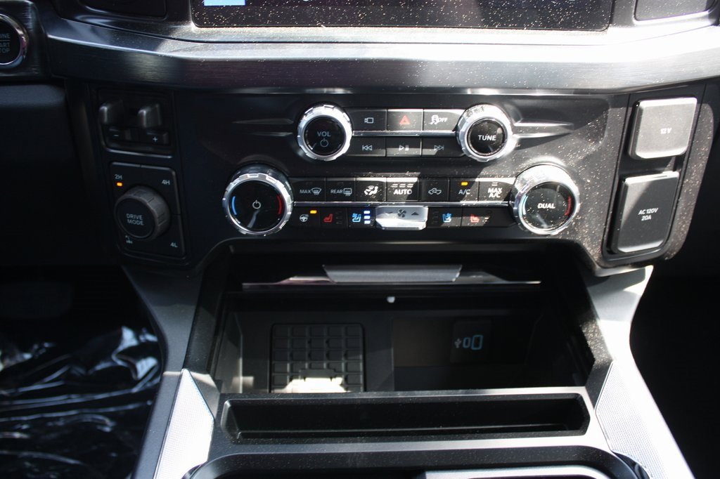 New 2025 Ford F250 Lariat w/ Lariat Ultimate Package image 30