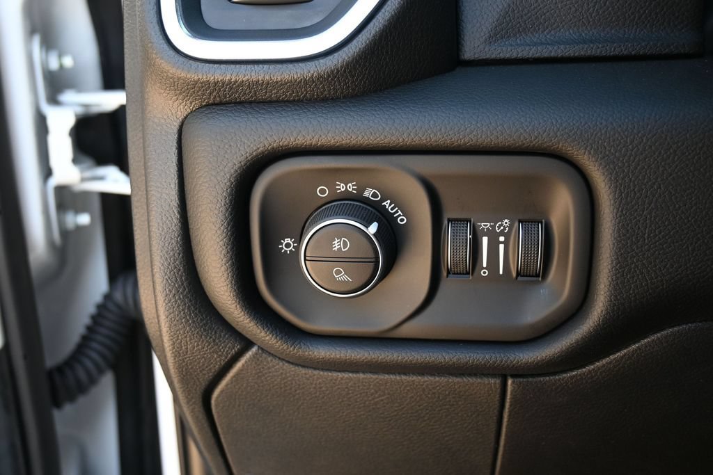 New 2027 RAM 2500 Laramie AWD/4WD image 29