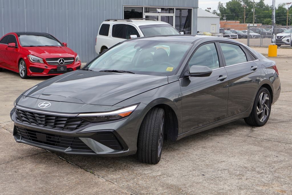 Used 2025 Hyundai Elantra Limited FWD image 24