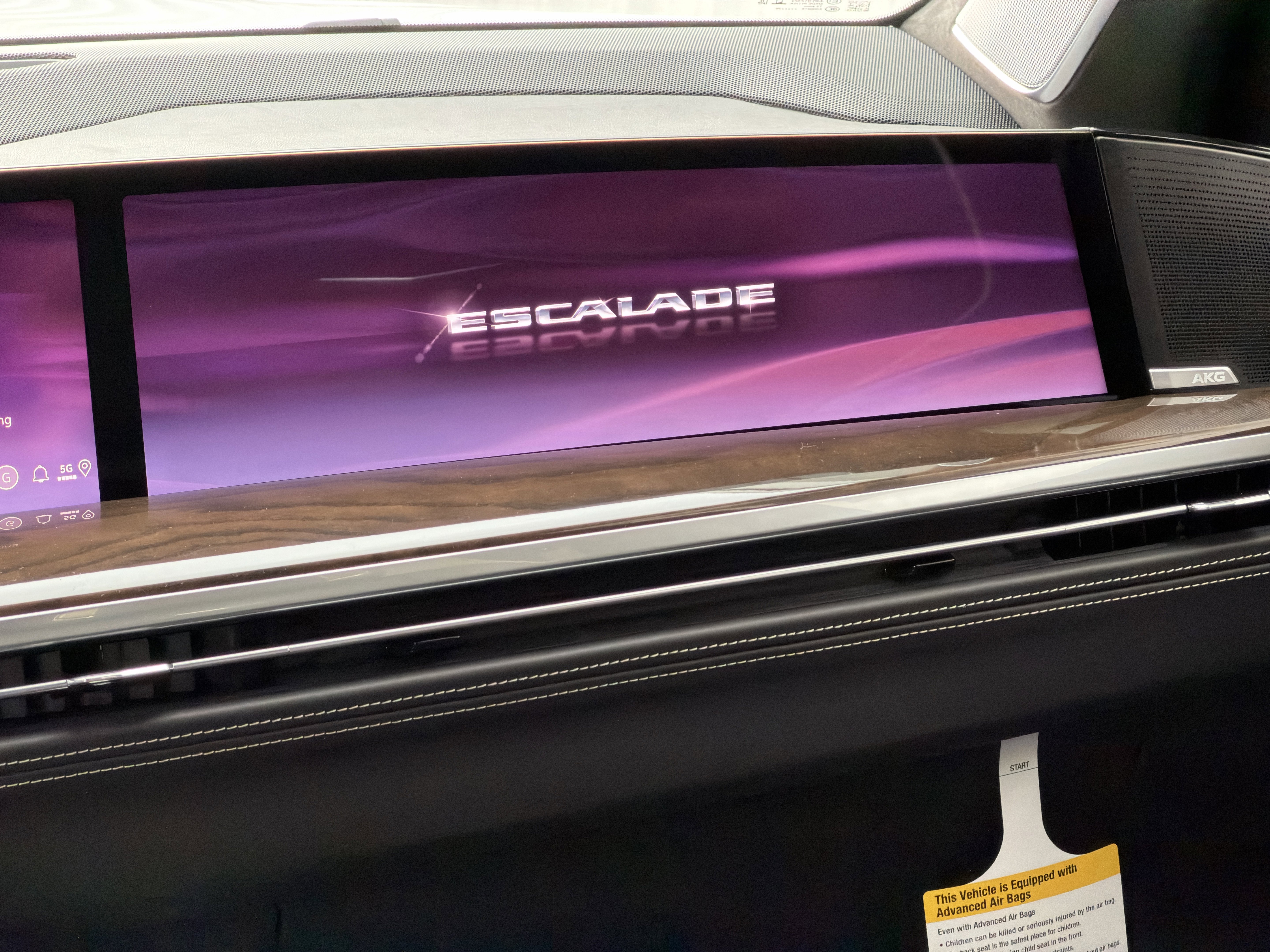 New 2026 Cadillac Escalade Platinum Sport w/ LPO, ONYX Package AWD/4WD image 16