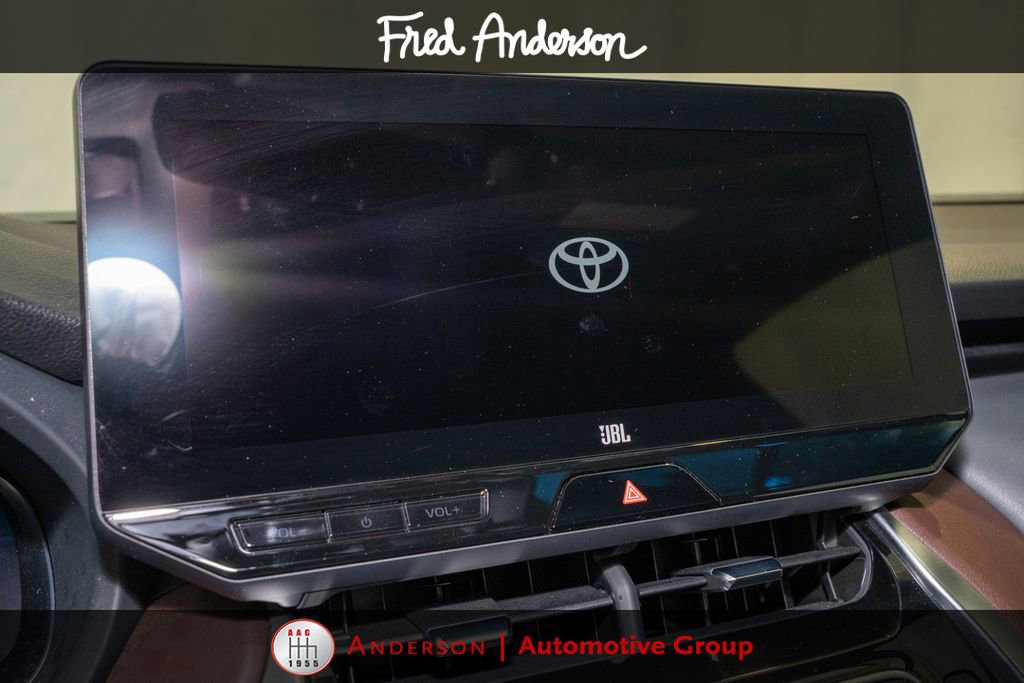 Certified 2023 Toyota Venza Limited AWD/4WD image 13