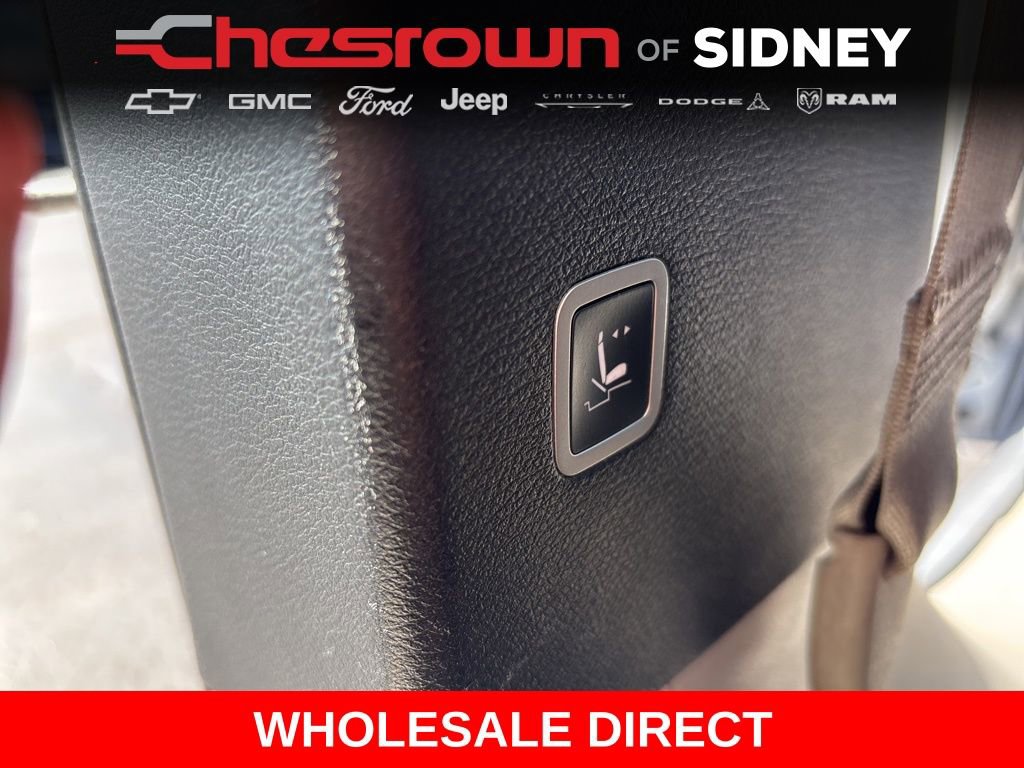 Used 2020 Chrysler Voyager Lxi FWD image 30