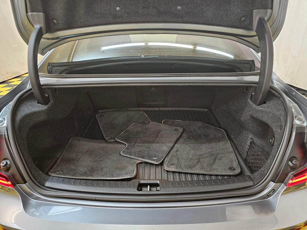 Used 2019 Volvo S60 T5 R-Design image 14