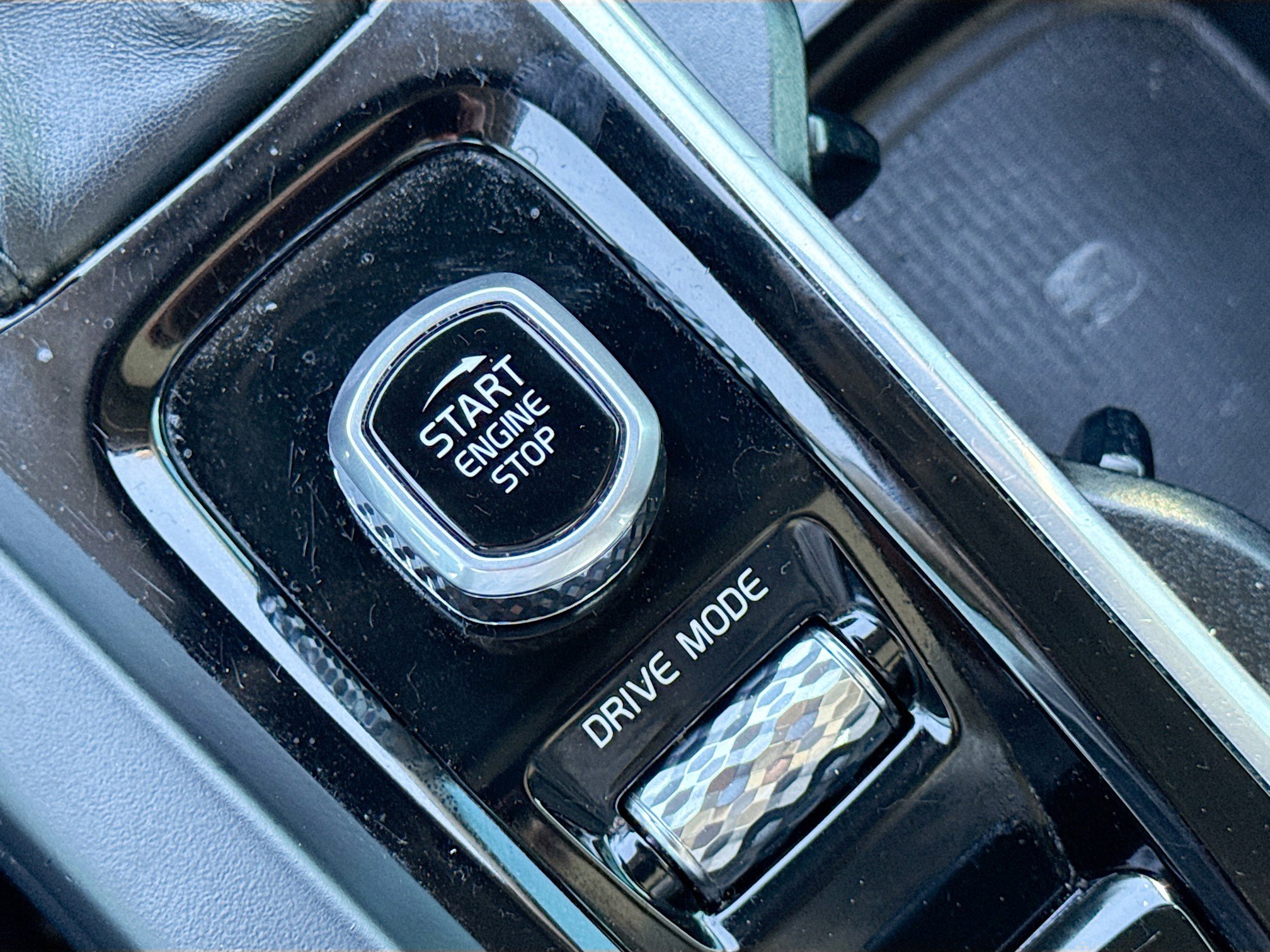 Used 2020 Volvo S60 T6 Momentum image 34