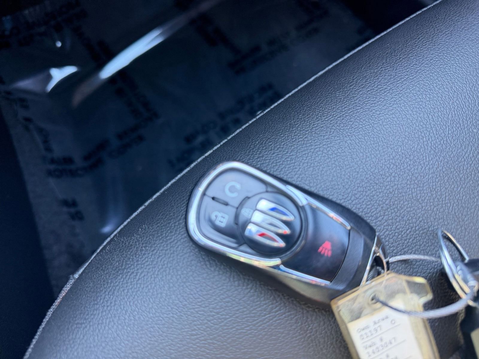 Used 2025 Buick Envista Sport Touring image 23