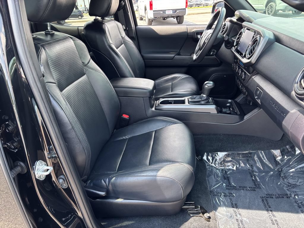 Used 2021 Toyota Tacoma TRD Sport w/ TRD Premium Sport Package AWD/4WD image 41
