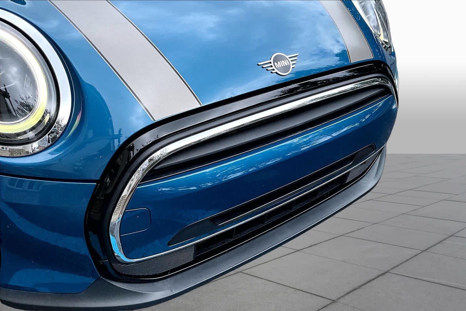 Used 2022 MINI Cooper 2-Door Hardtop FWD image 28