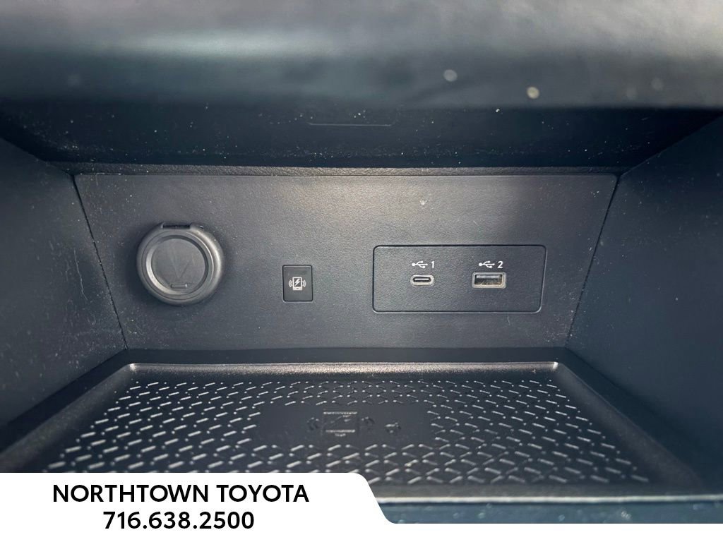 Used 2023 Nissan Pathfinder SL w/ Black Appearance Package image 12