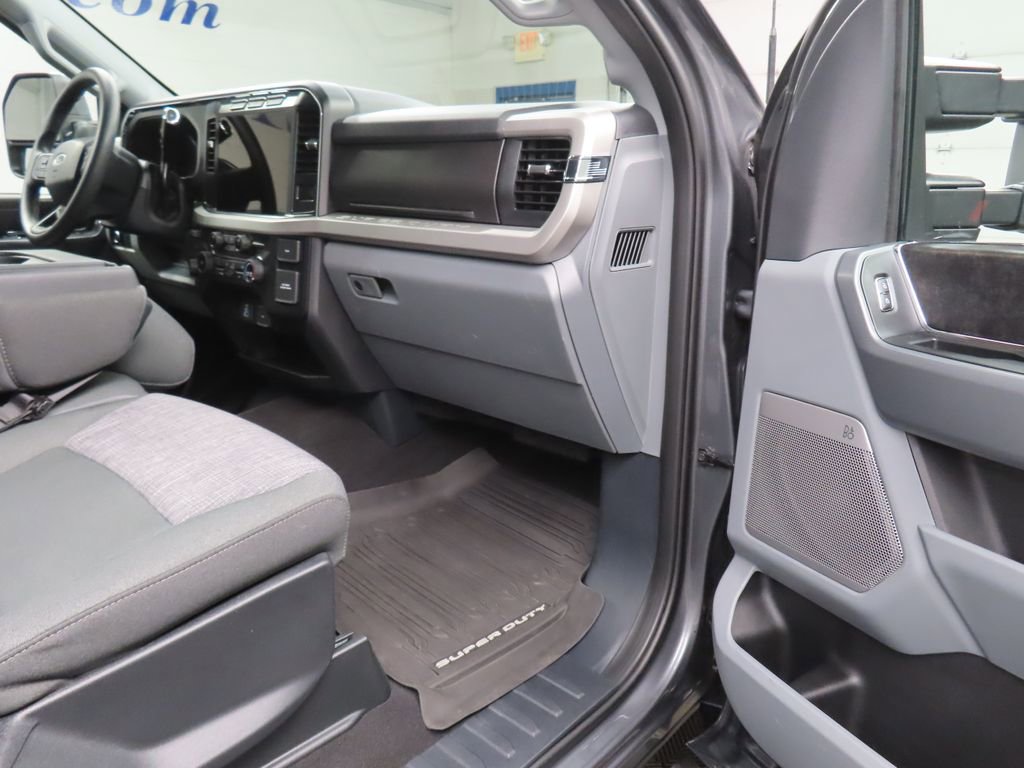 Used 2024 Ford F250 XLT w/ Black Appearance Package image 39