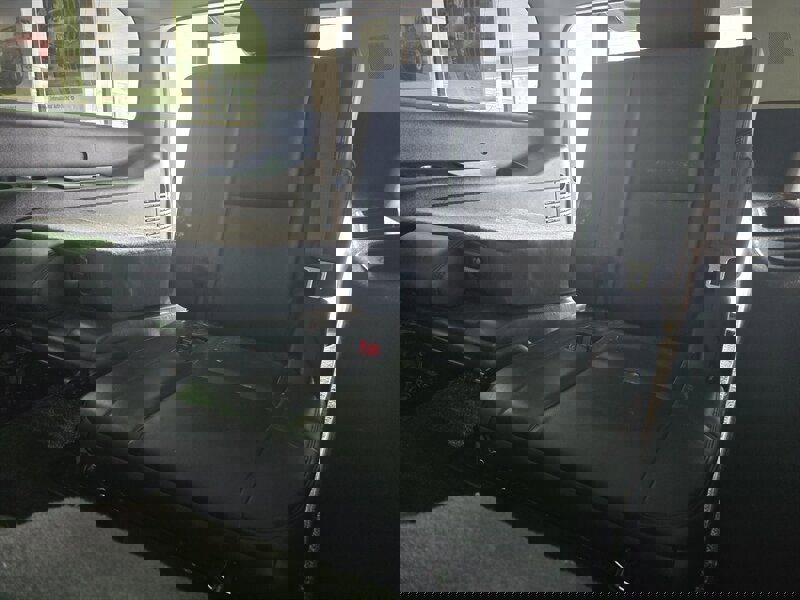 Used 2013 GMC Yukon XL Denali image 31