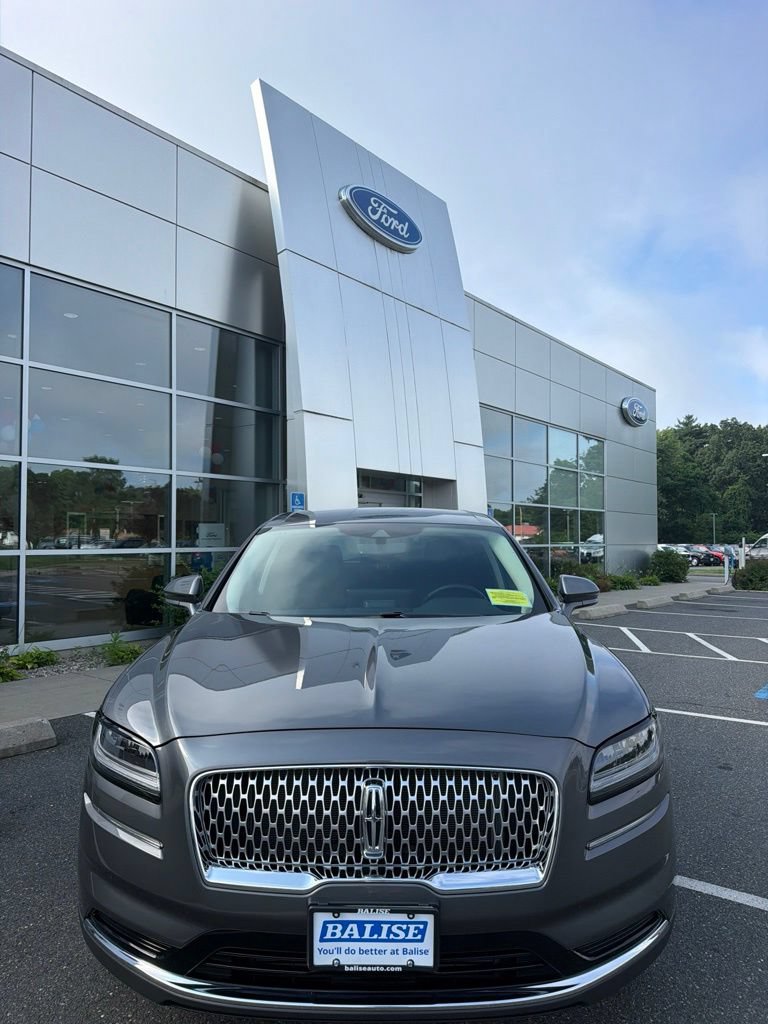 Used 2023 Lincoln Nautilus AWD w/ Premium Package image 2