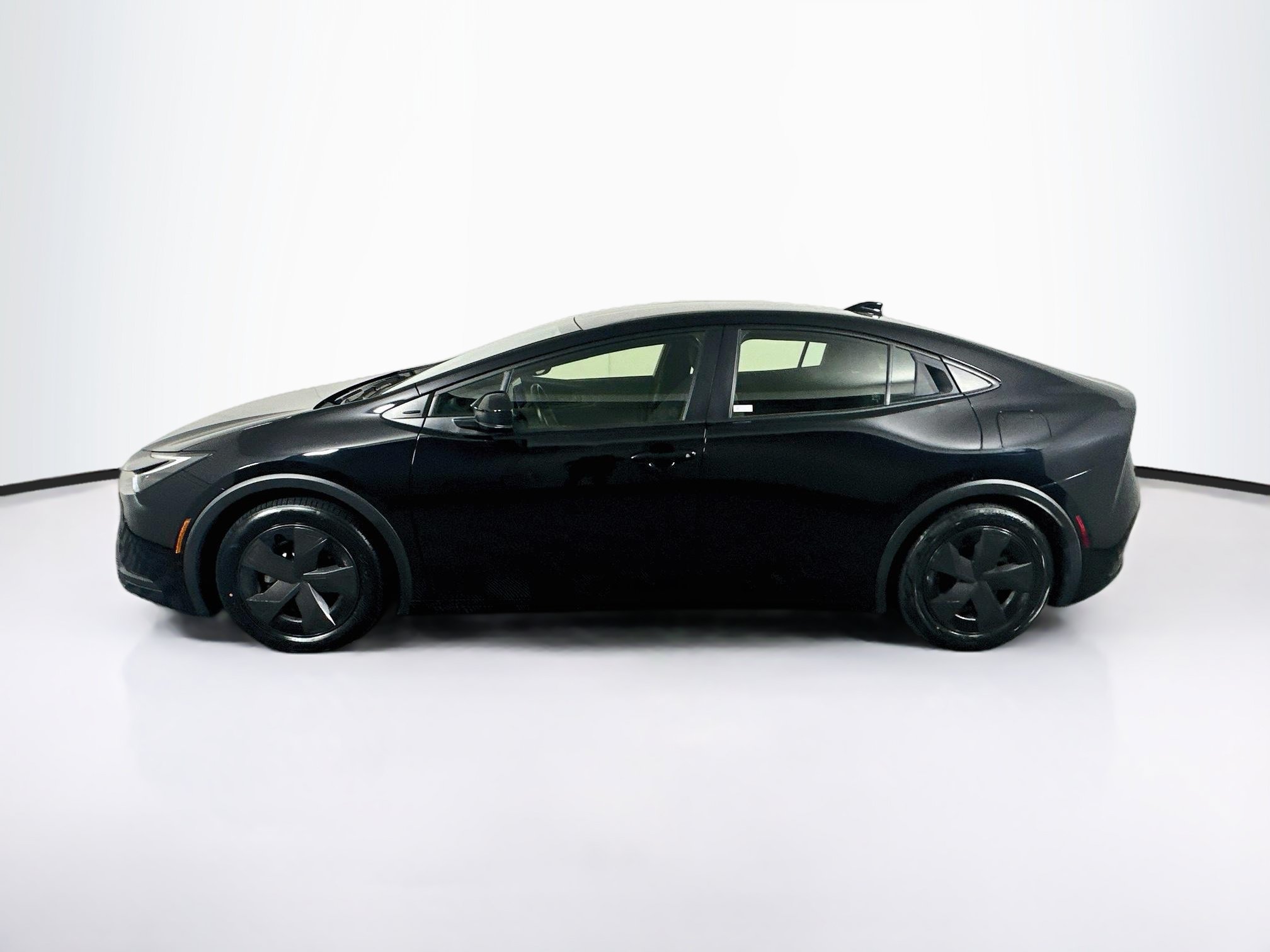 Used 2024 Toyota Prius LE FWD image 4