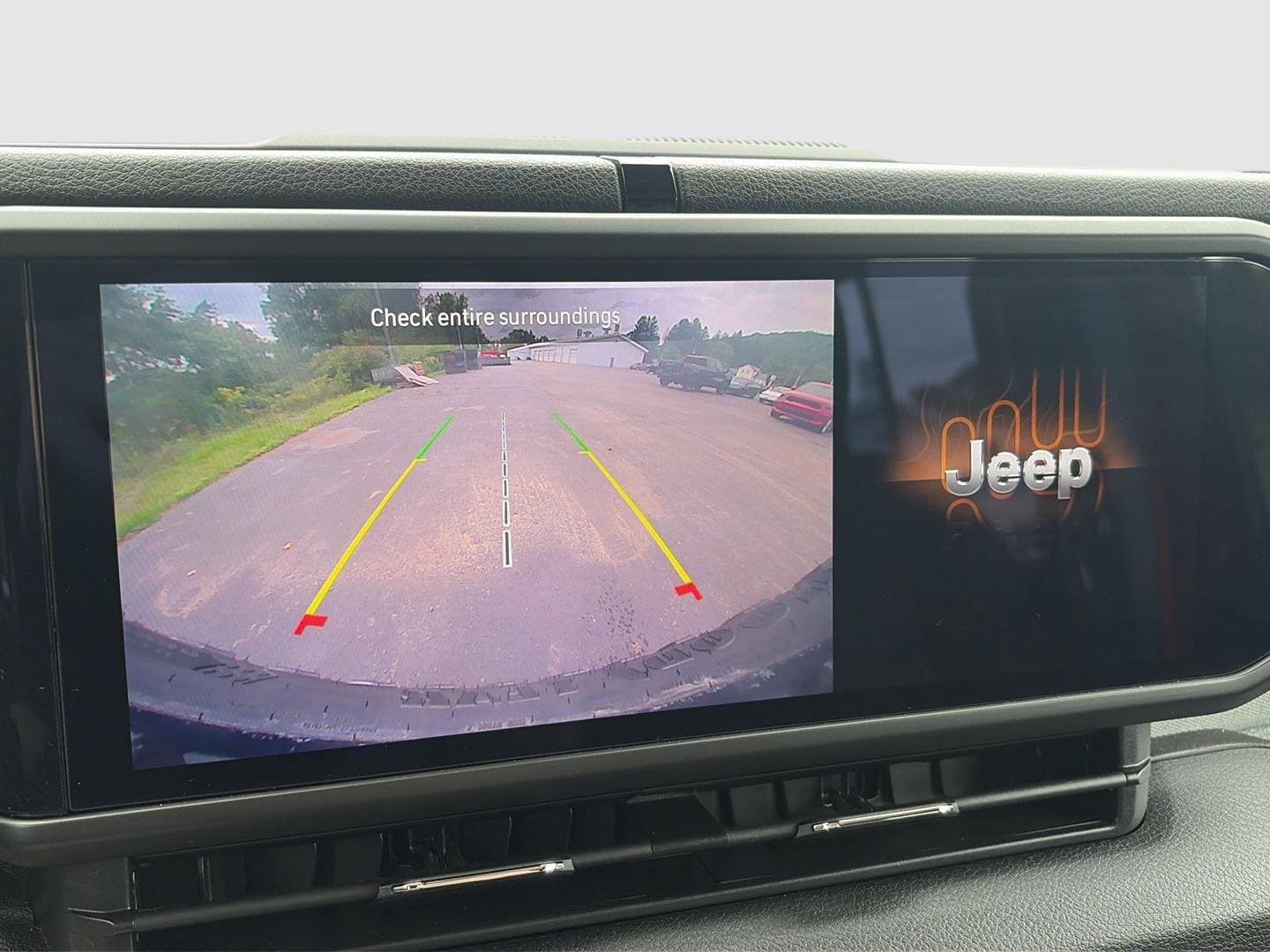 Used 2025 Jeep Wrangler Unlimited Sport AWD/4WD image 21