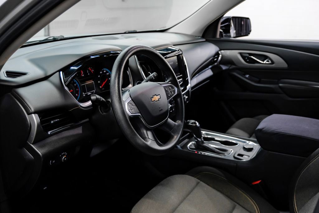 Used 2020 Chevrolet Traverse LS w/ LPO, Blackout Package image 3