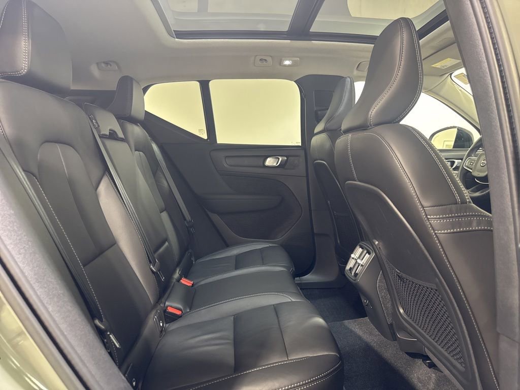 Used 2023 Volvo XC40 B5 Plus w/ Driver Assist Package AWD/4WD image 25