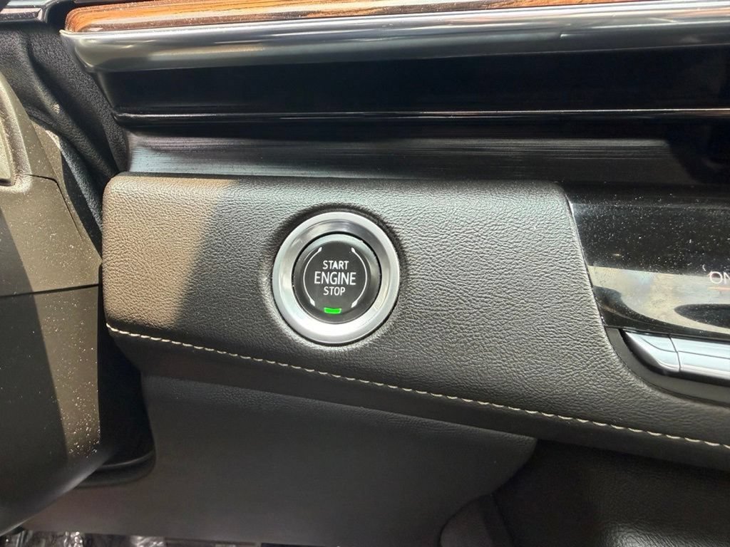 Used 2021 Cadillac Escalade Premium Luxury w/ Driver Assist Tech Package AWD/4WD image 33
