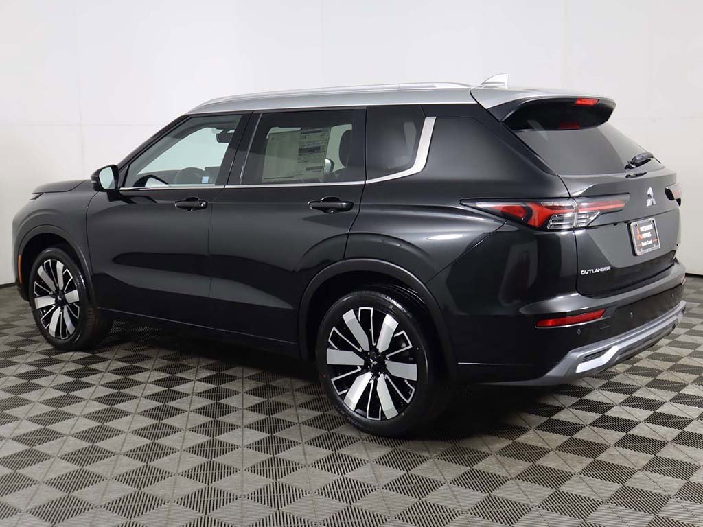 New 2025 Mitsubishi Outlander AWD image 15