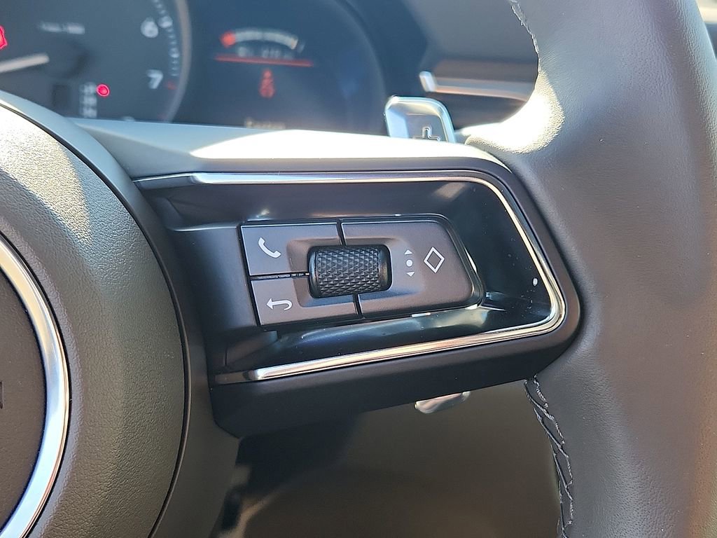 Certified 2025 Porsche Macan image 20