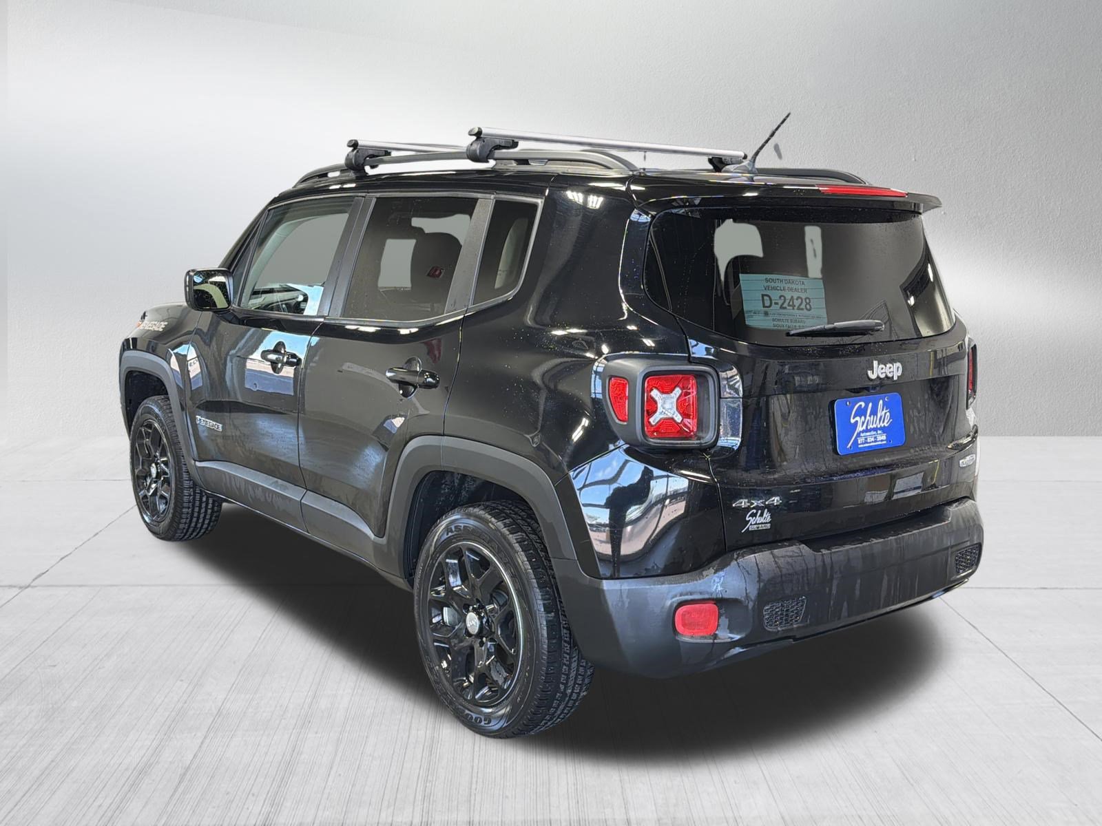 Used 2017 Jeep Renegade Latitude w/ Cold Weather Group AWD/4WD image 5