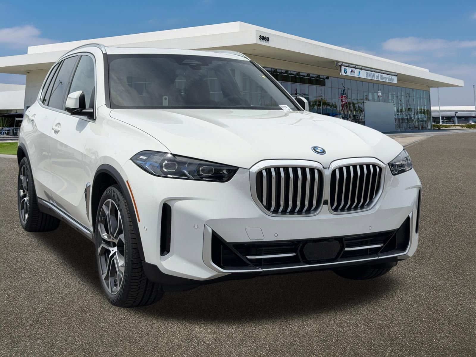 New 2026 BMW X5 xDrive50e AWD/4WD image 2