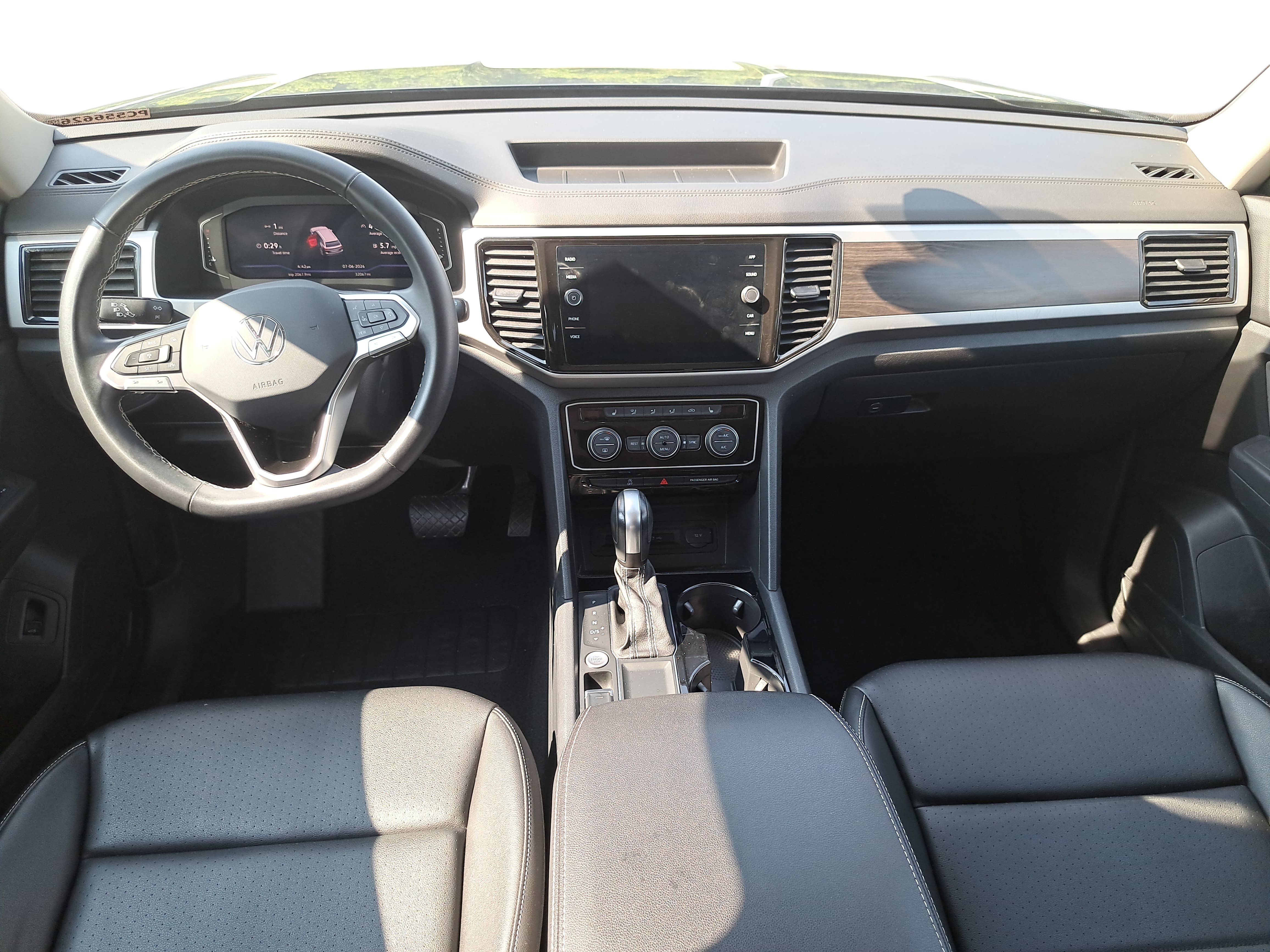 Certified 2023 Volkswagen Atlas SE w/ Panoramic Sunroof Package FWD image 9