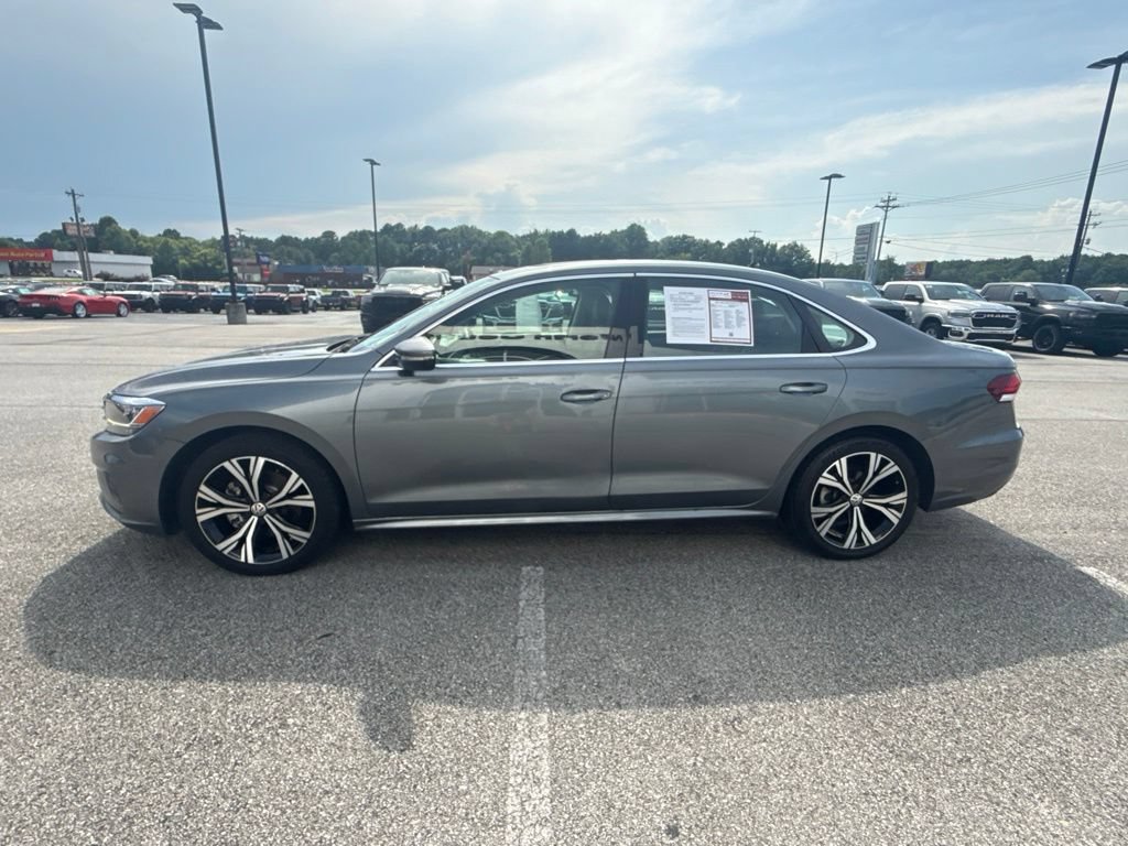 Used 2022 Volkswagen Passat 2.0T SE FWD image 5