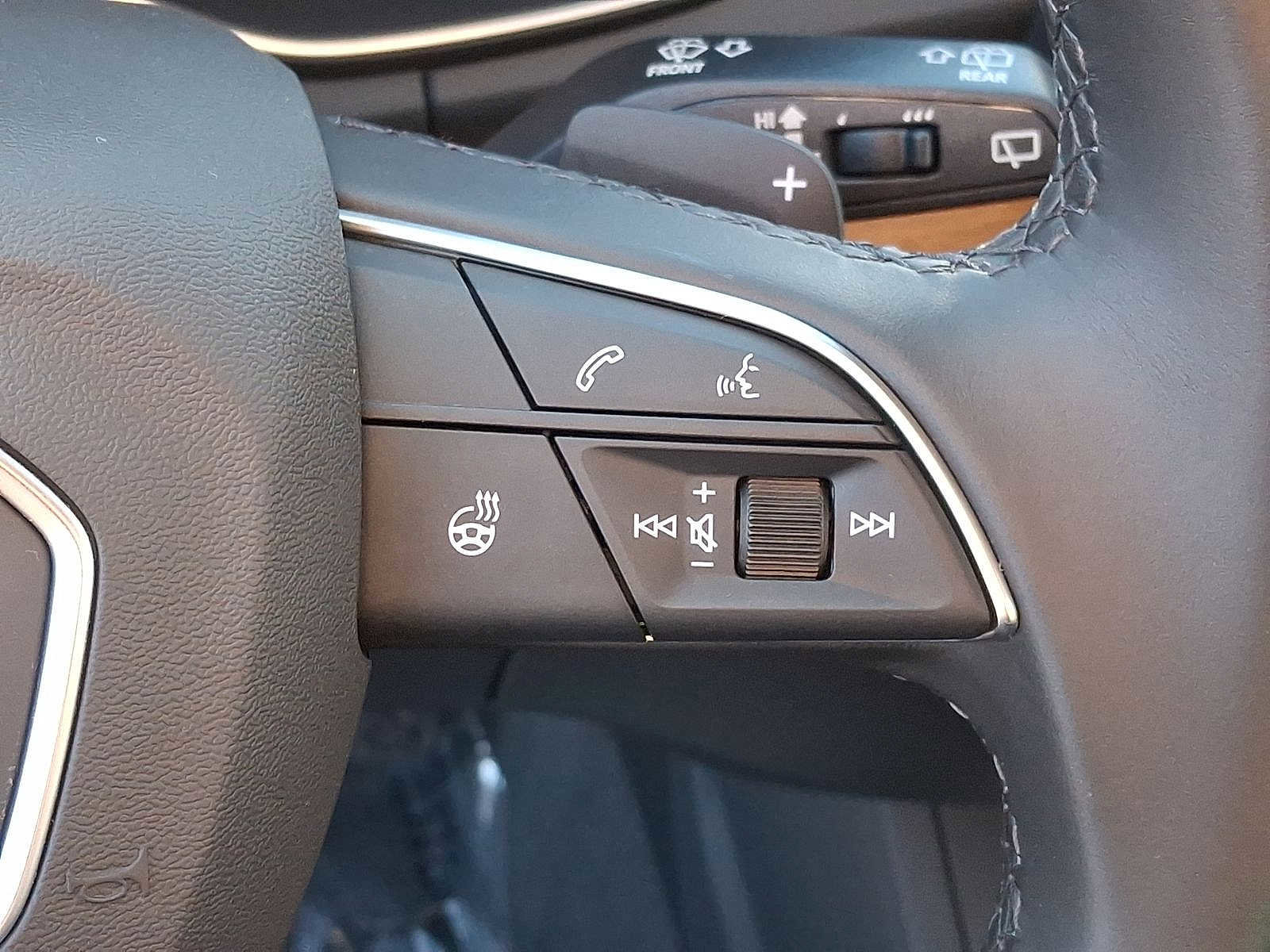 Certified 2025 Audi Q5 2.0T Premium w/ Convenience Plus Package image 18