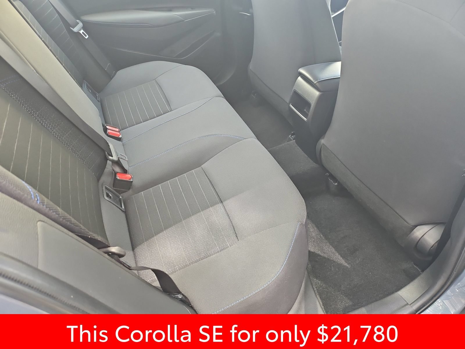 Used 2022 Toyota Corolla SE FWD image 32