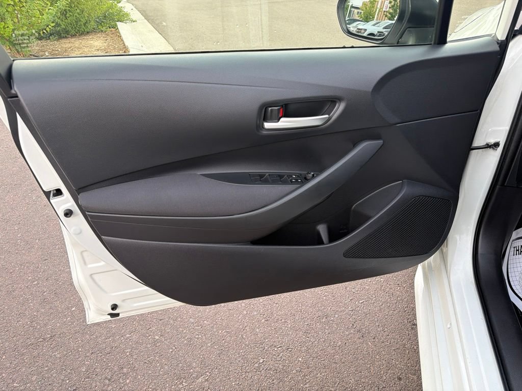 Used 2021 Toyota Corolla LE w/ Carpet Mat Package (TMS) FWD image 22