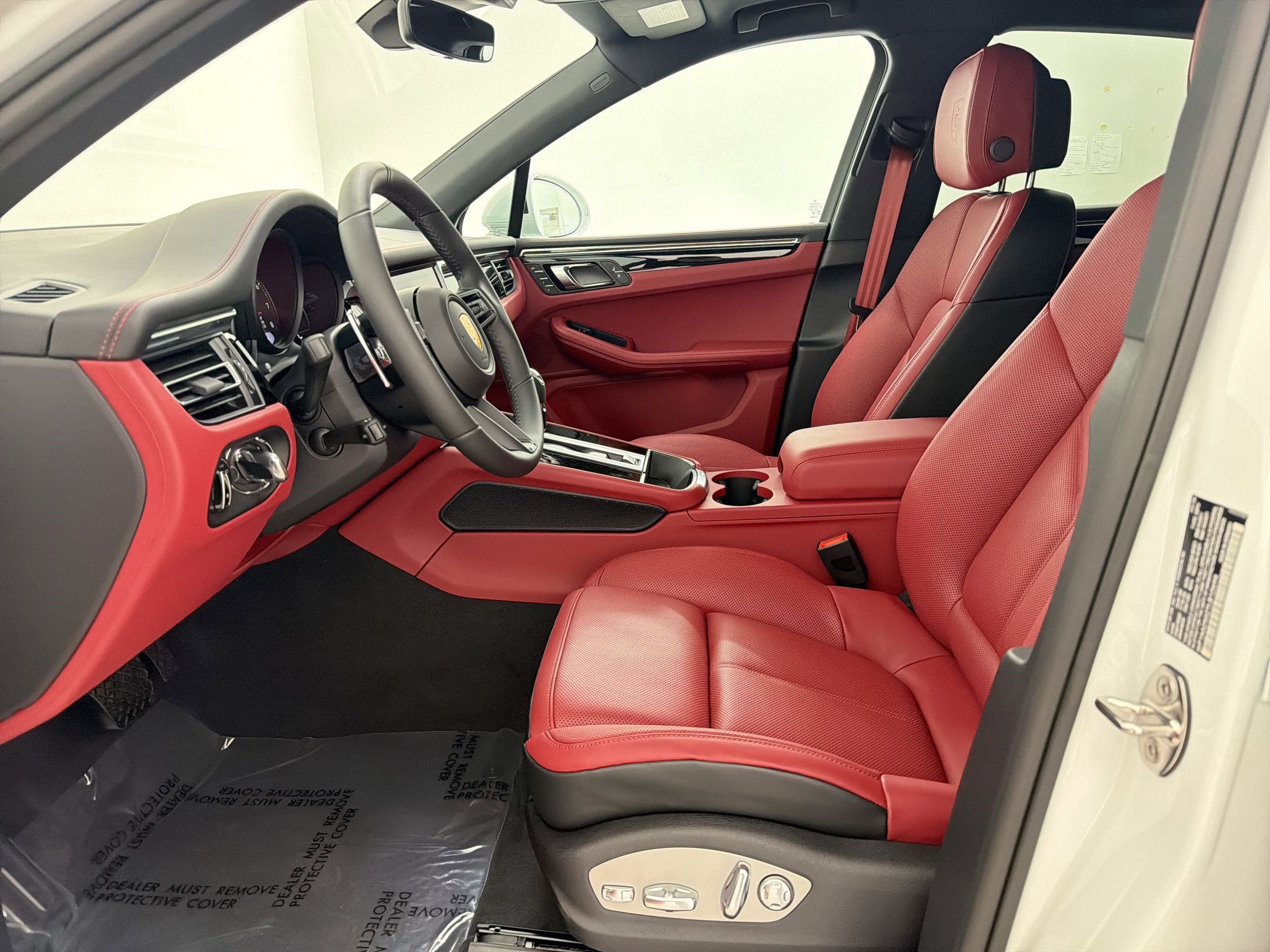 New 2026 Porsche Macan AWD/4WD image 5