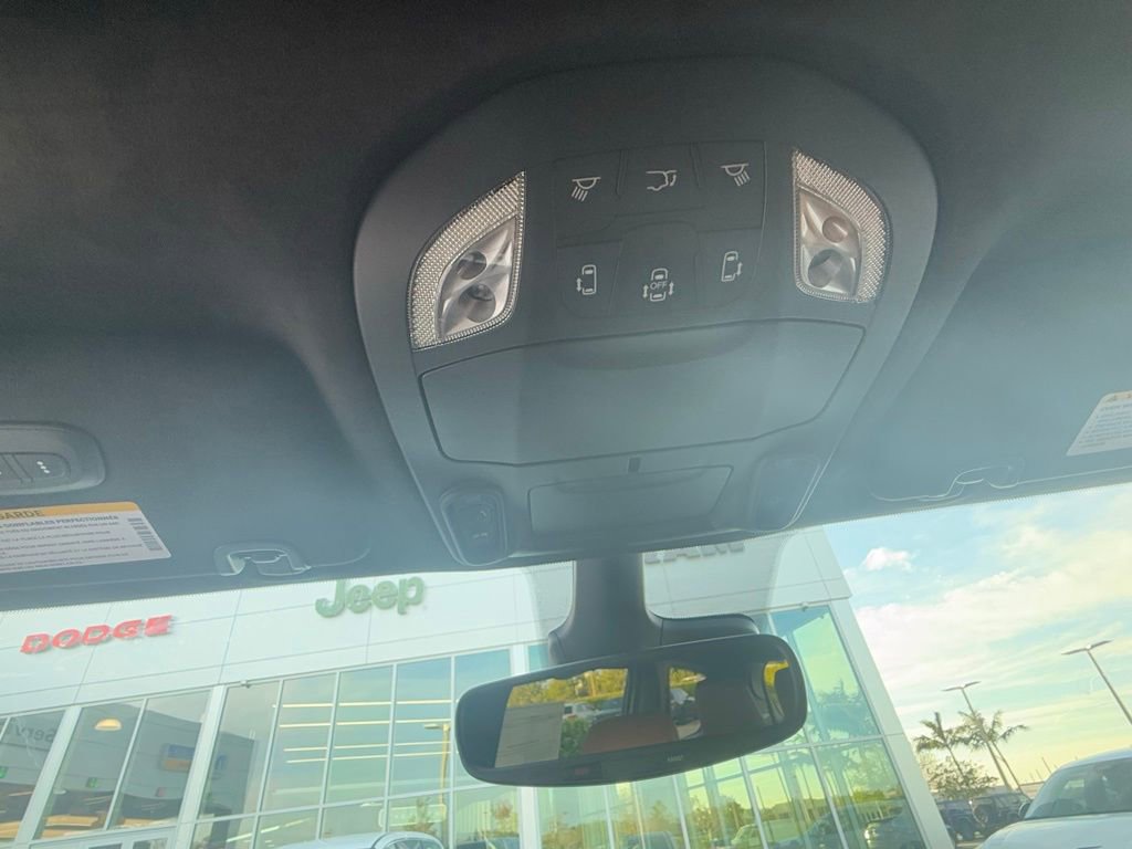 New 2026 Chrysler Pacifica Pinnacle image 12