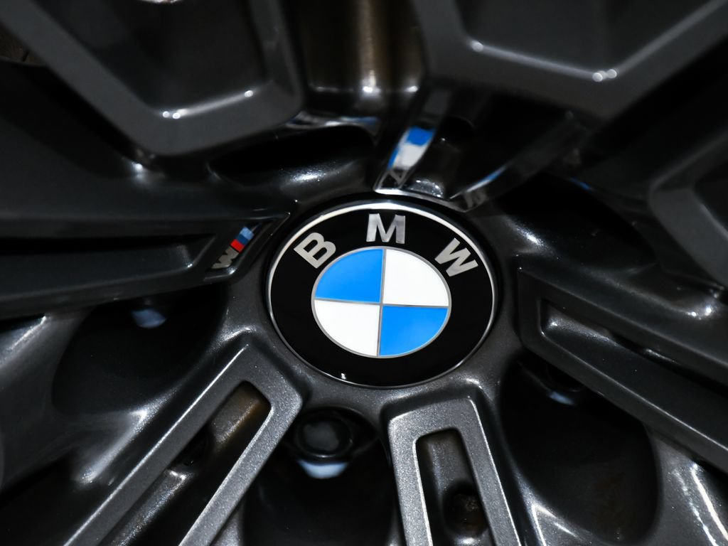 Used 2022 BMW M4 xDrive Competition w/ M Carbon Exterior Package AWD/4WD image 95