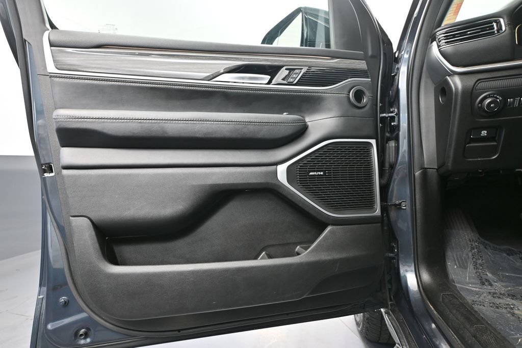 Used 2022 Jeep Wagoneer Series III AWD/4WD image 18