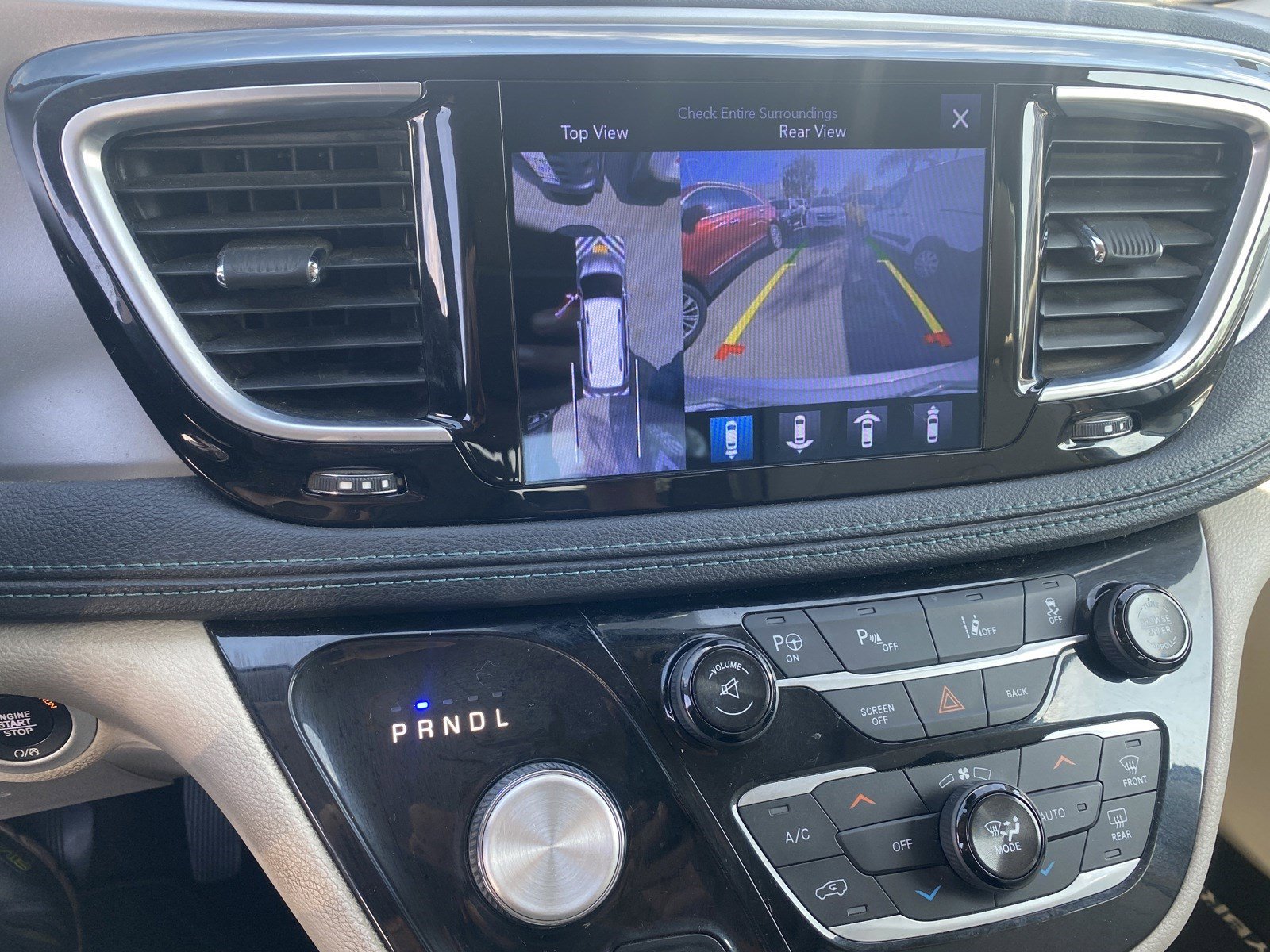 Used 2017 Chrysler Pacifica Platinum image 16