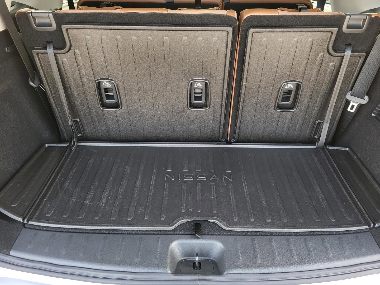 Certified 2025 Nissan Pathfinder Platinum w/ Cargo Package FWD image 17