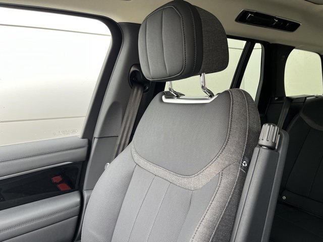 New 2025 Land Rover Range Rover SE image 40