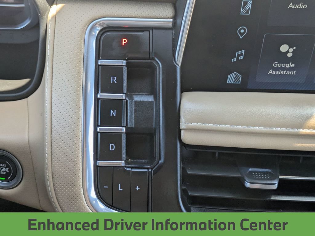 Used 2024 Chevrolet Suburban Premier AWD/4WD image 21