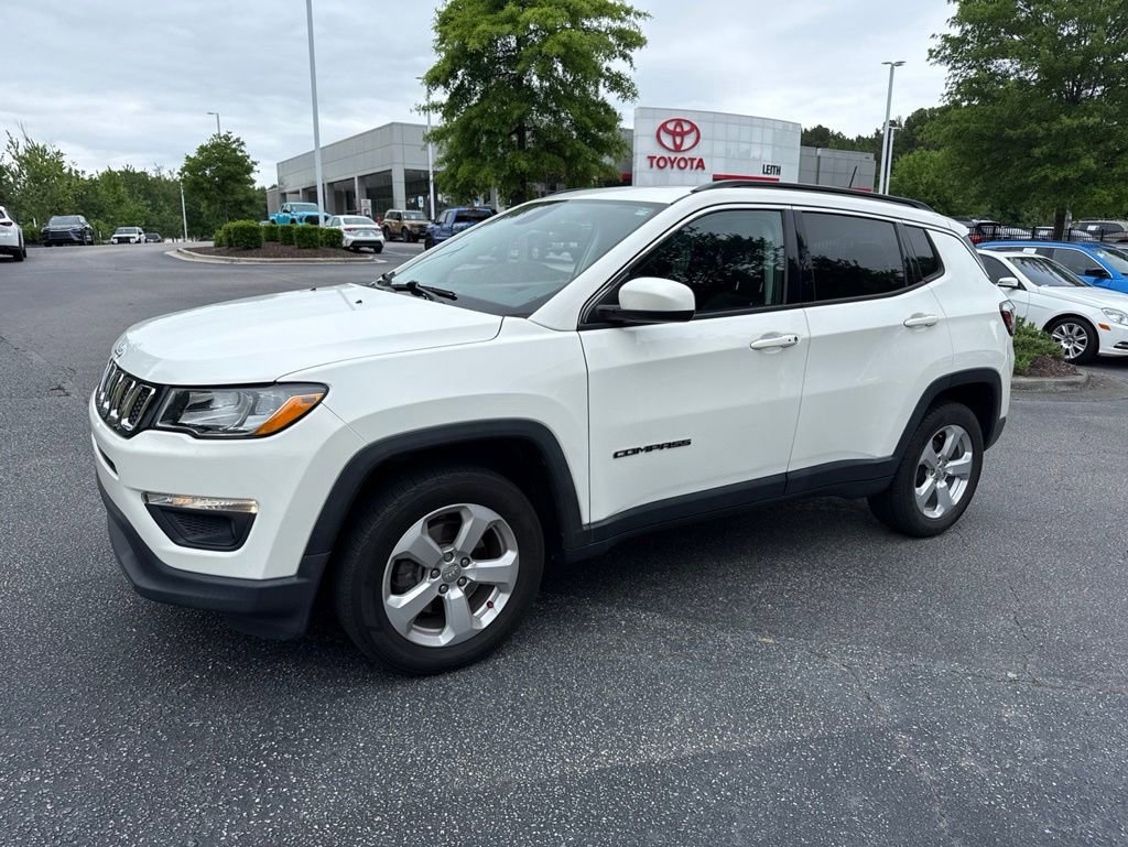 Used 2021 Jeep Compass Latitude w/ Sun and Sound Group AWD/4WD image 1
