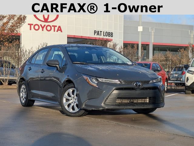 Used 2023 Toyota Corolla LE image 2