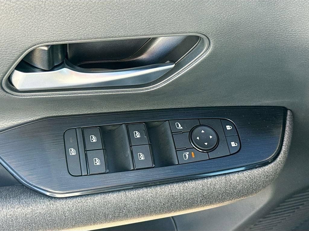 New 2026 Nissan Kicks SV w/ SV Premium Package AWD/4WD image 17