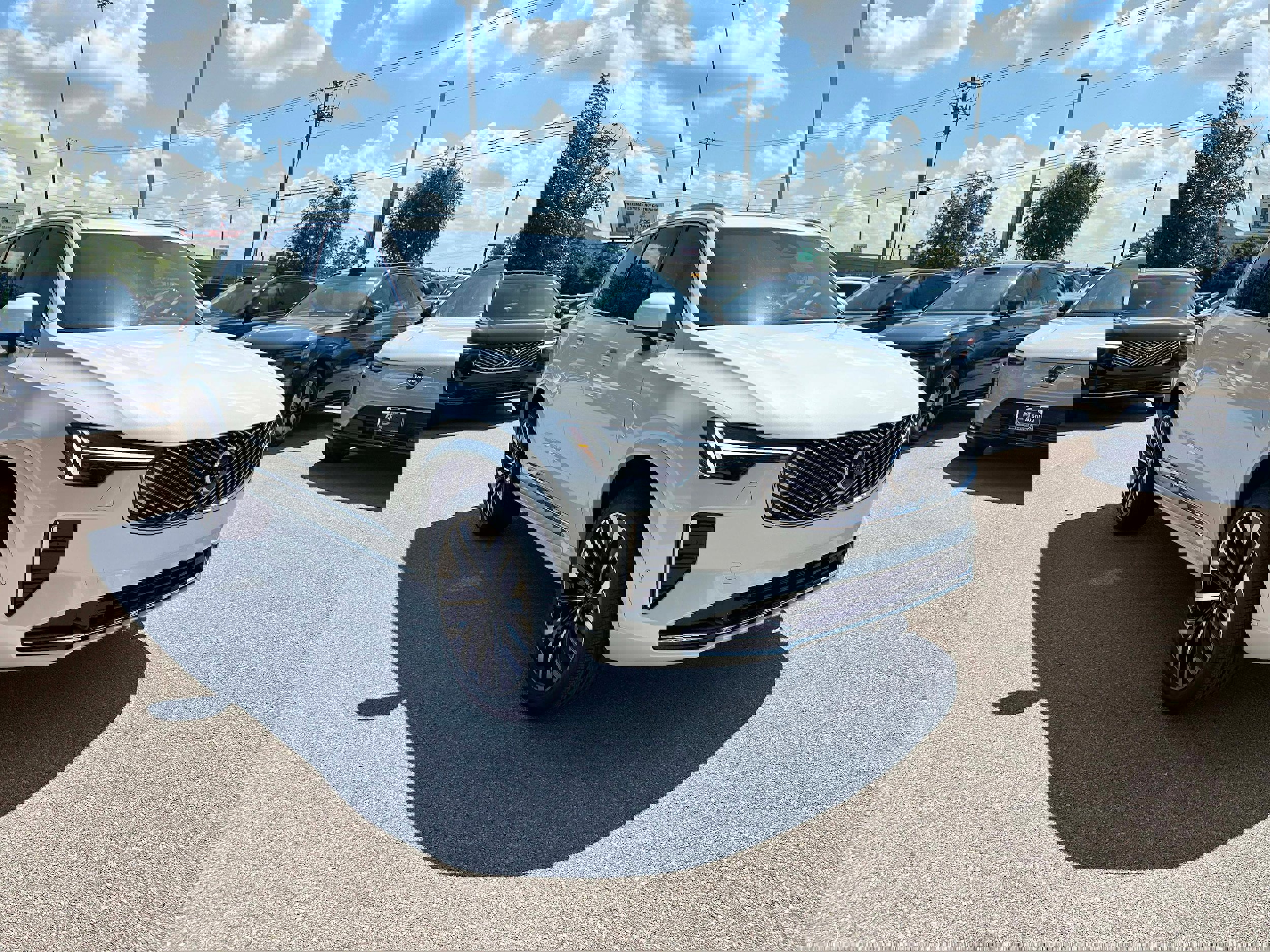 New 2026 Volvo XC90 B6 Plus w/ Protection Package Premier image 8