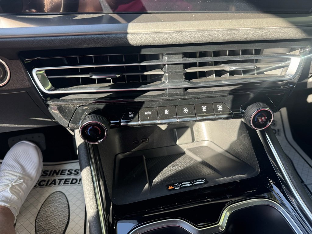 New 2026 Chevrolet Traverse LT image 25