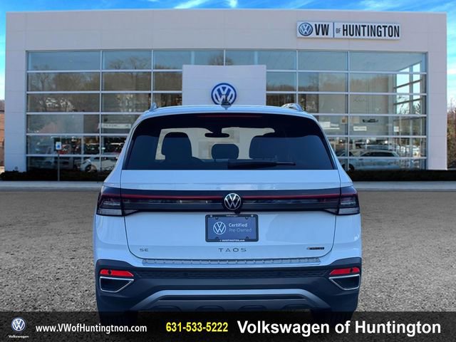 Certified 2025 Volkswagen Taos SE w/ Panoramic Sunroof Package image 7
