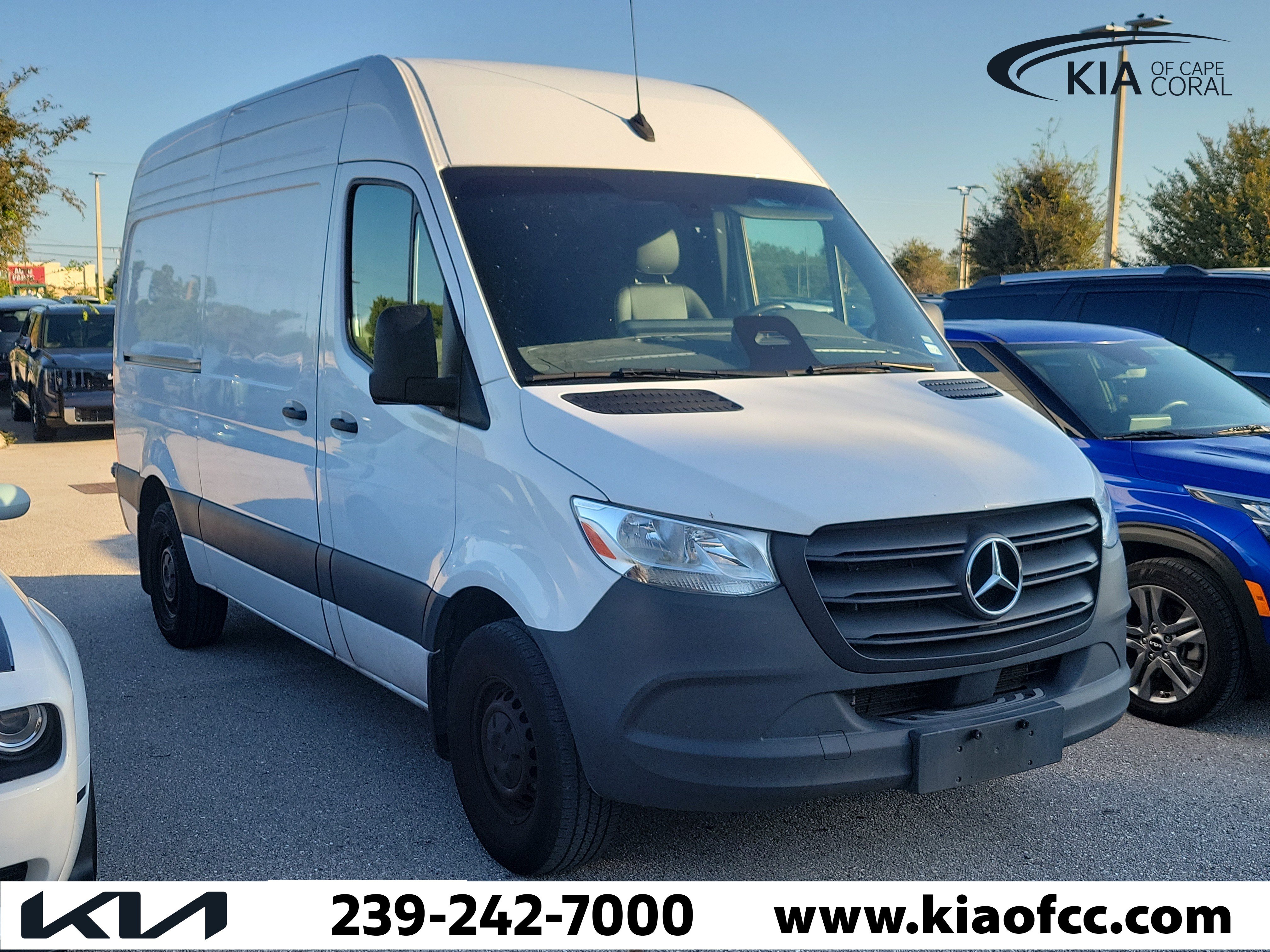 Used 2025 Mercedes-Benz Sprinter 2500 image 1