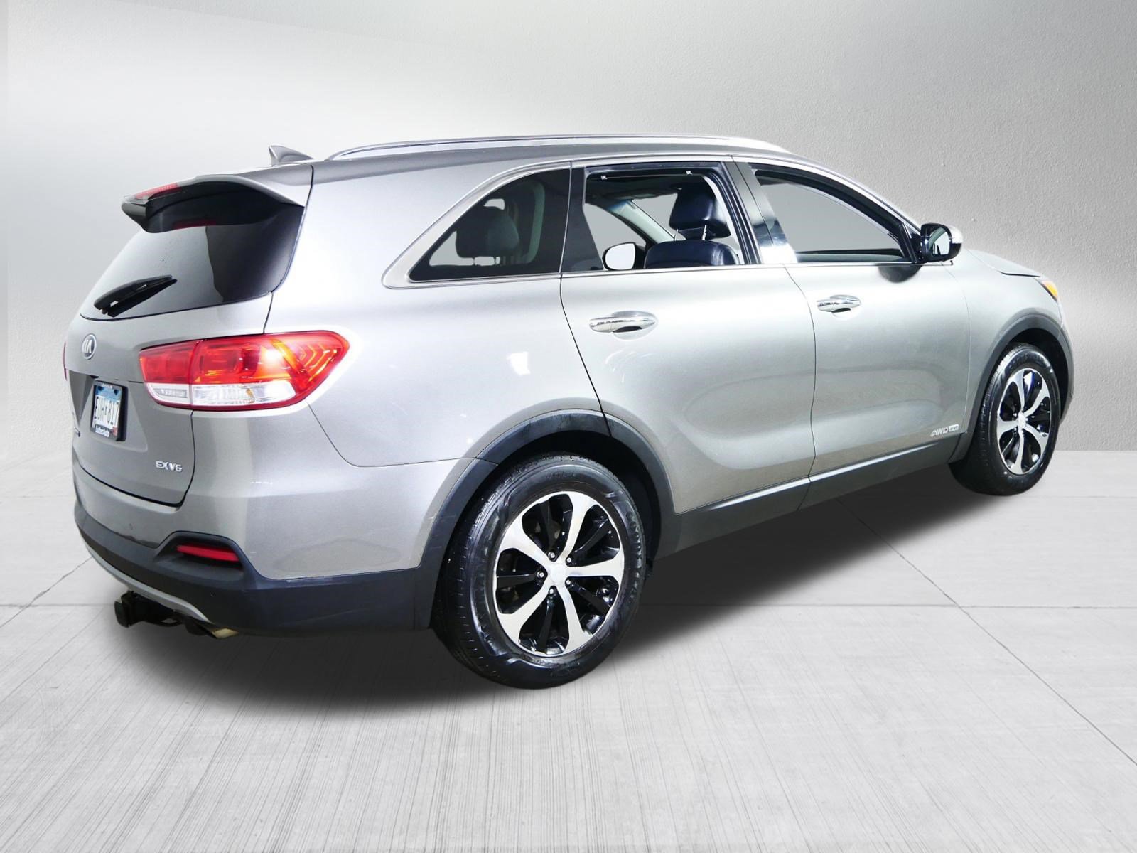 Used 2017 Kia Sorento EX w/ EX Advanced Touring Package image 7