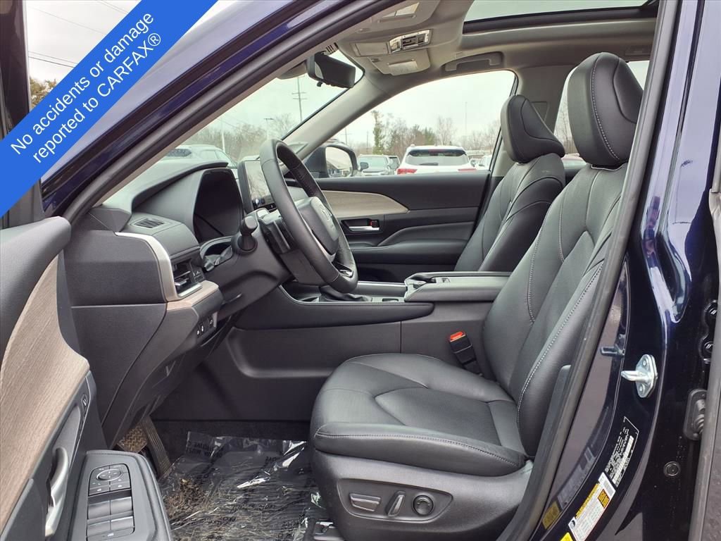 Used 2025 Toyota Grand Highlander Platinum image 18