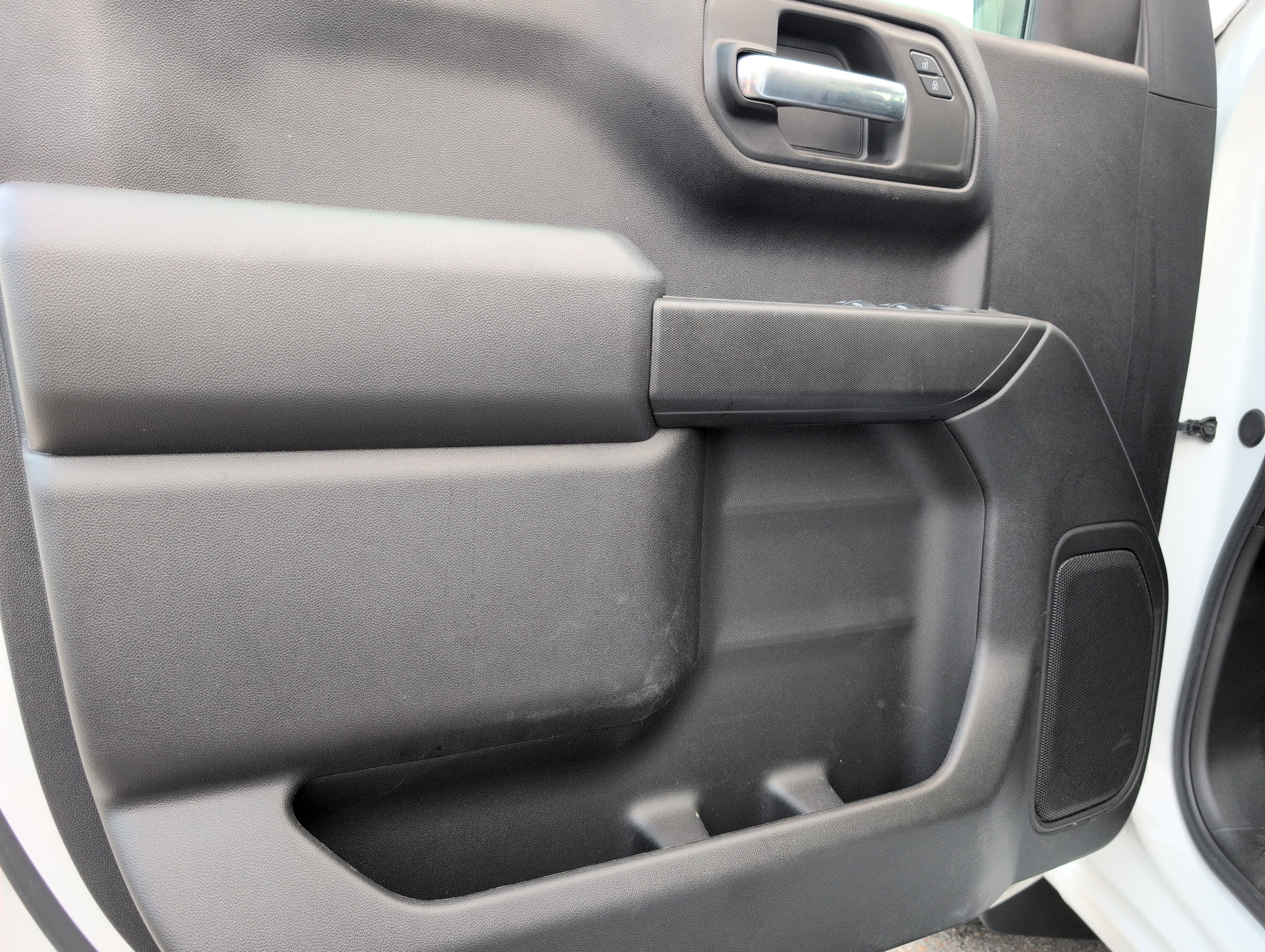 Used 2024 Chevrolet Silverado 1500 Custom image 11