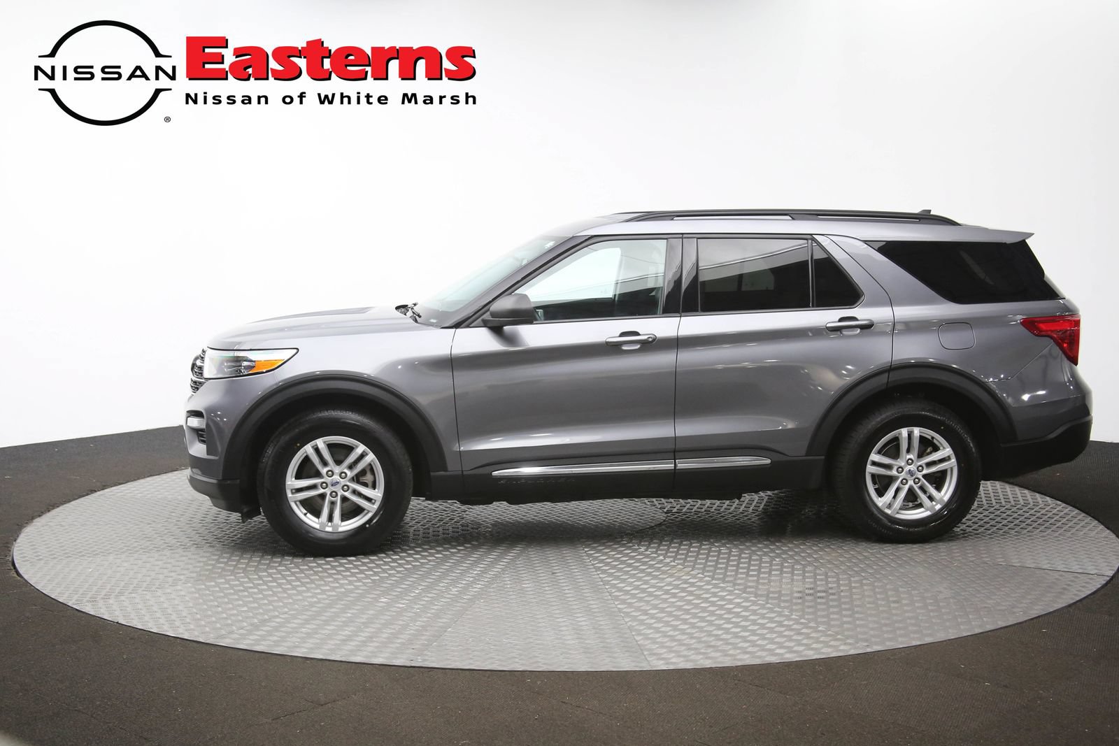 Used 2023 Ford Explorer XLT w/ Equipment Group 202A RWD image 59