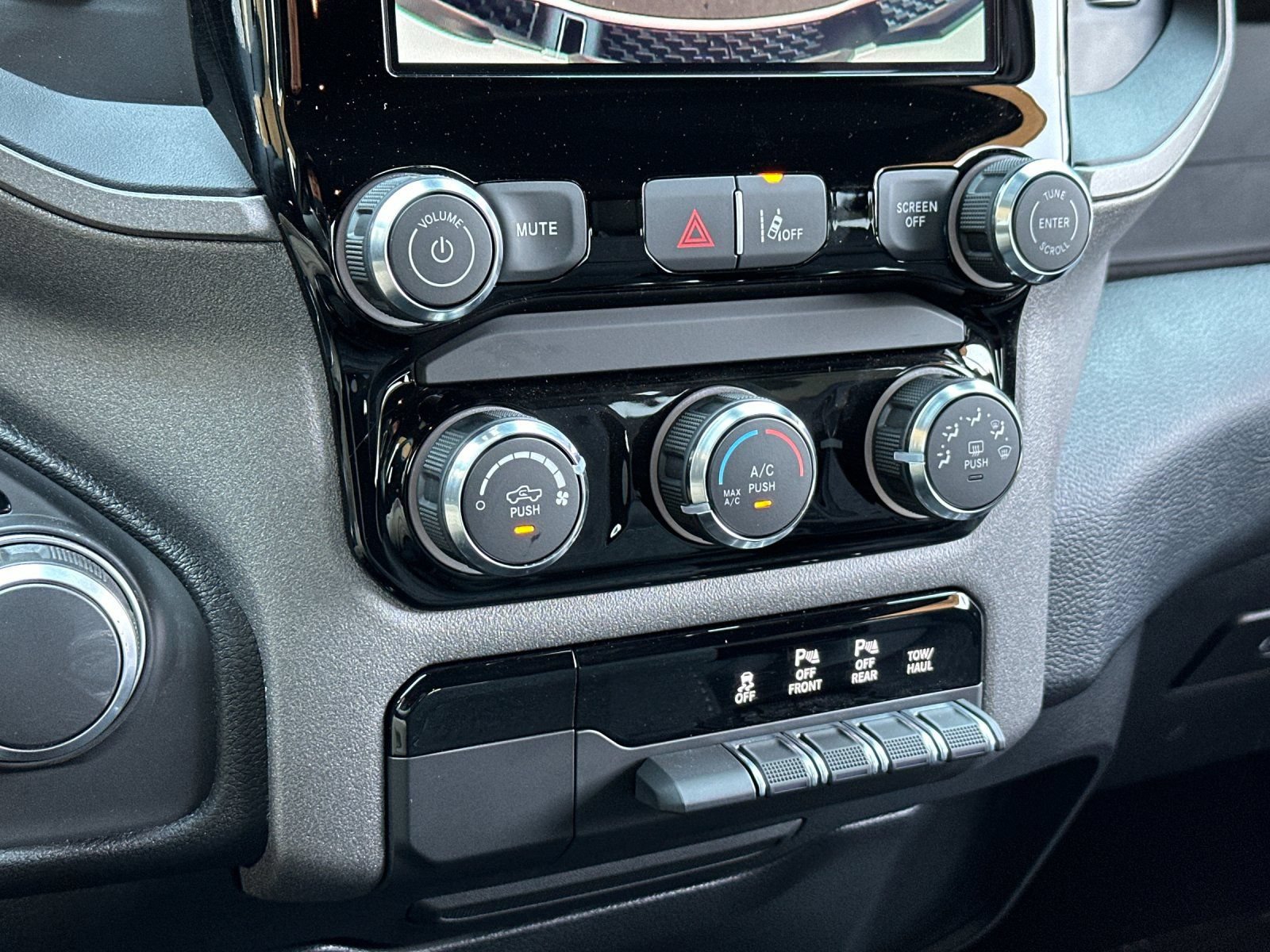 New 2026 RAM 1500 Express RWD image 18