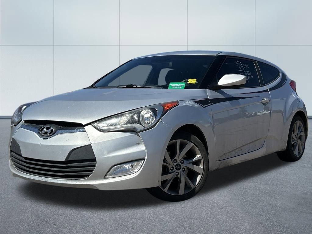 Used 2017 Hyundai Veloster image 1